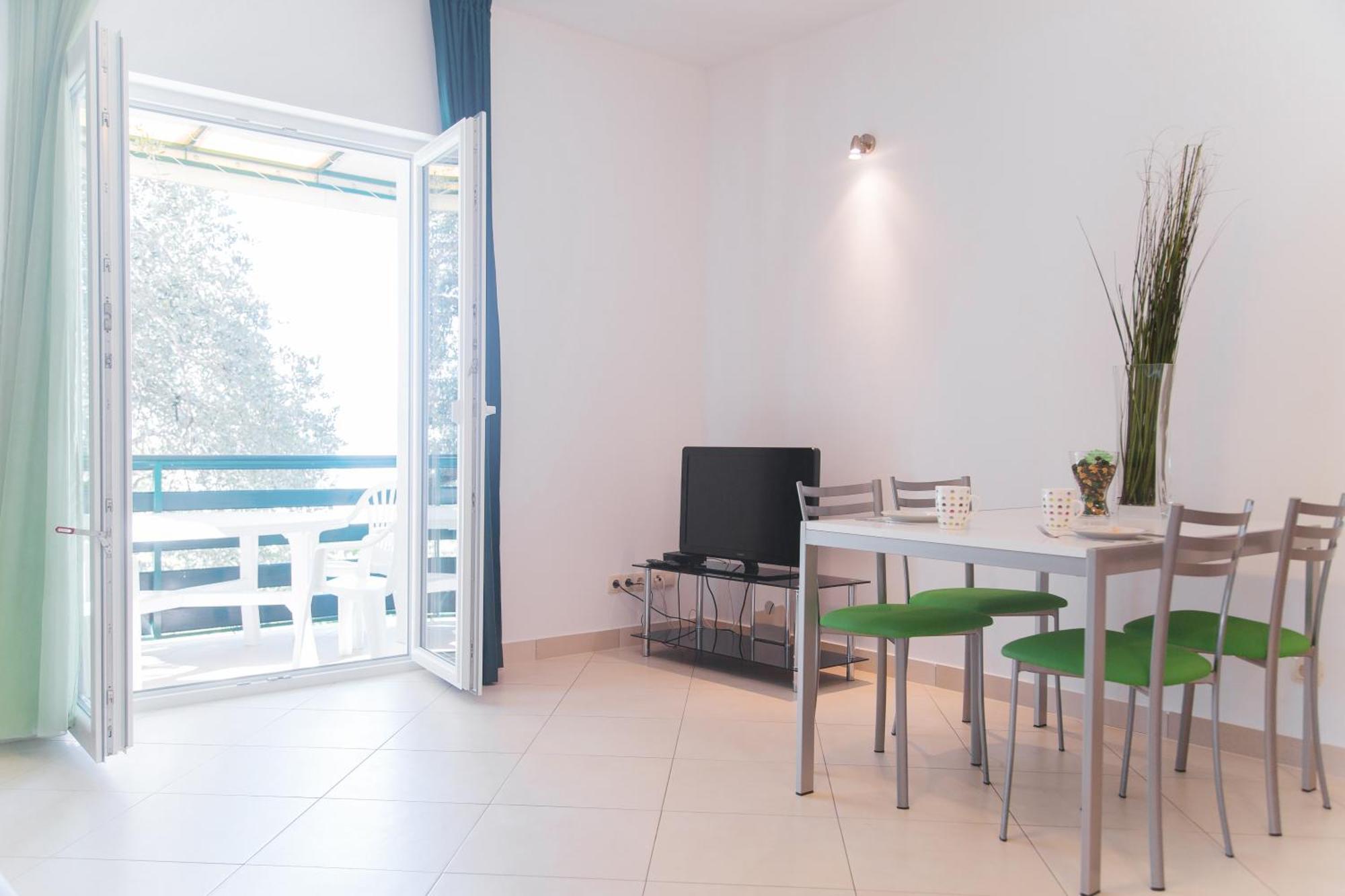 Apartments Sea View Omiš Quarto foto